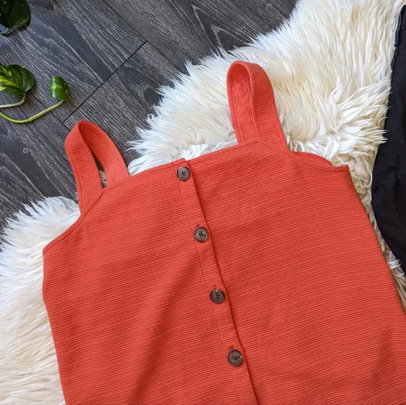 J.CREW - Textured Button-Front Tank - Picture 8 of 12